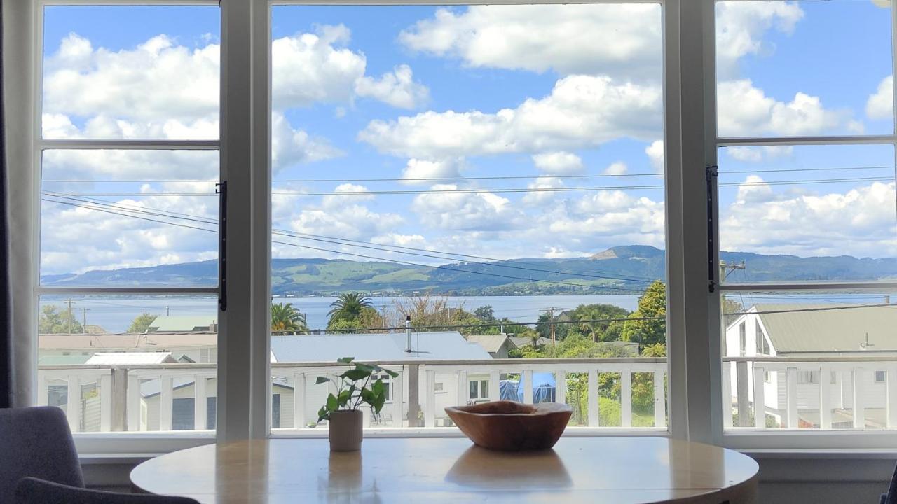 Lake, Mountain View Cottage Rotorua Exterior photo